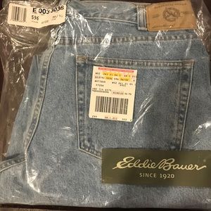 NWT Eddie Bauer Men’s Relaxed Fit Jeans 36Wx32L